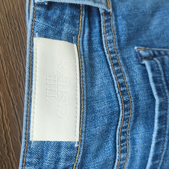 Aritzia The Castings Mid Rise Blue Denim Cut Off Shorts -Size 32 Great Condition - Picture 5 of 9